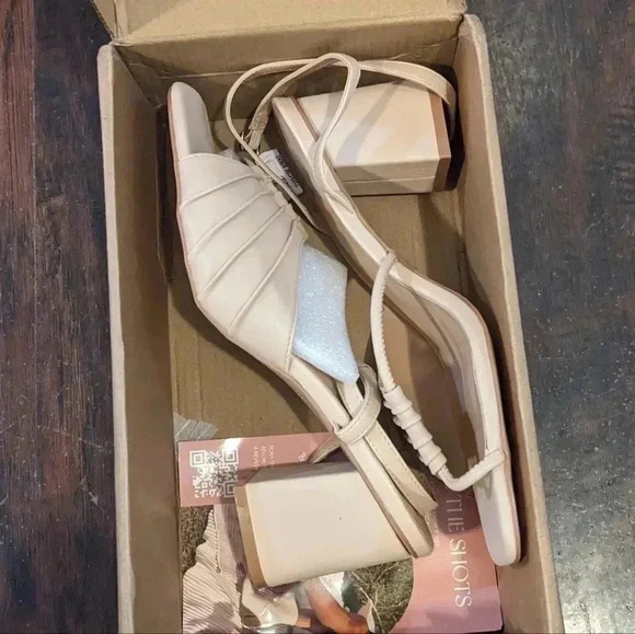 JOURNEE COLLECTION WOMENS SHILLO SANDAL - Picture 6 of 12